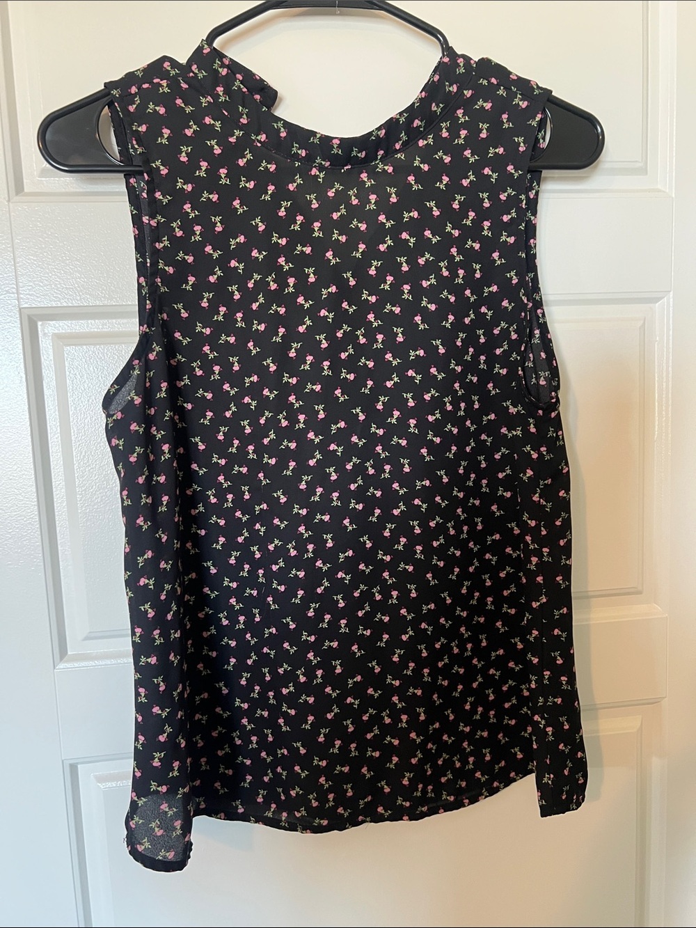 Black Floral Sleeveless Blouse - Unbranded